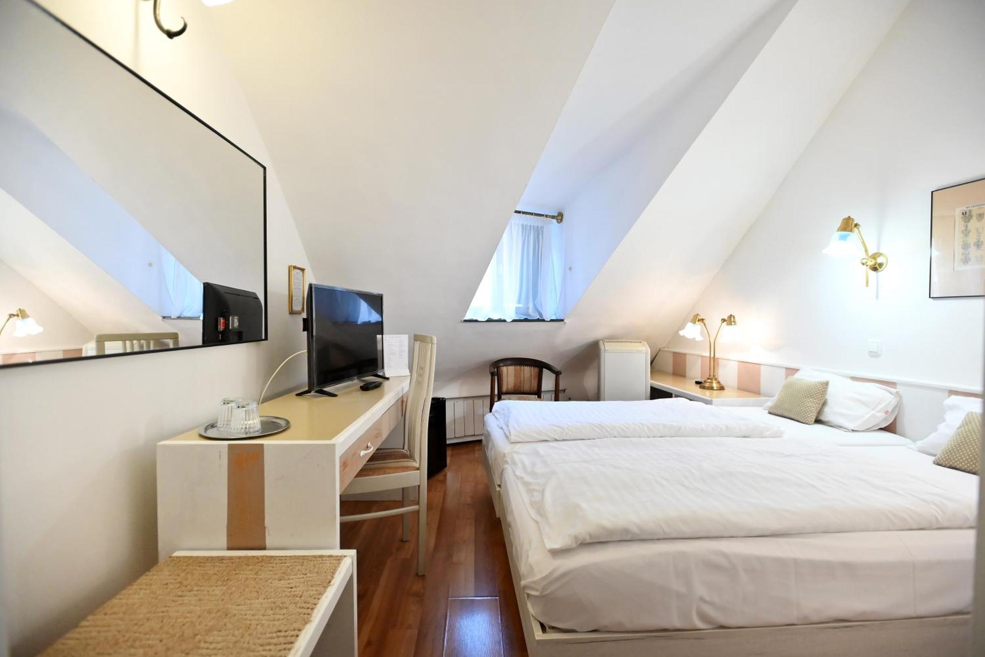 Senator Haz Hotel Eger Luaran gambar